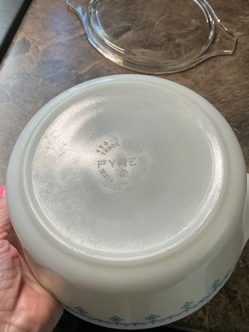 Vintage Pyrex Snowflake Garland Cinderella Casserole Bowl w/Lid - 474-B - Picture 8 of 9